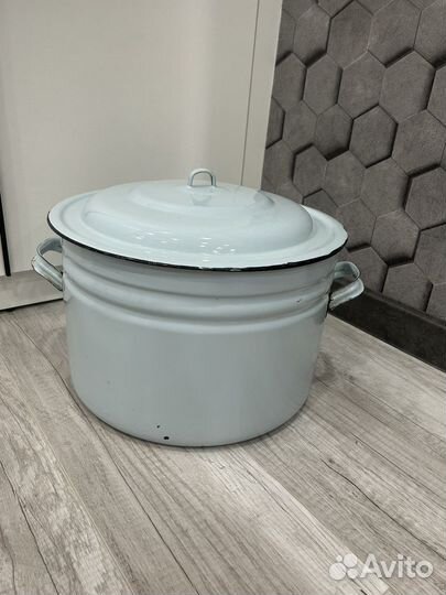 Кастрюля большая