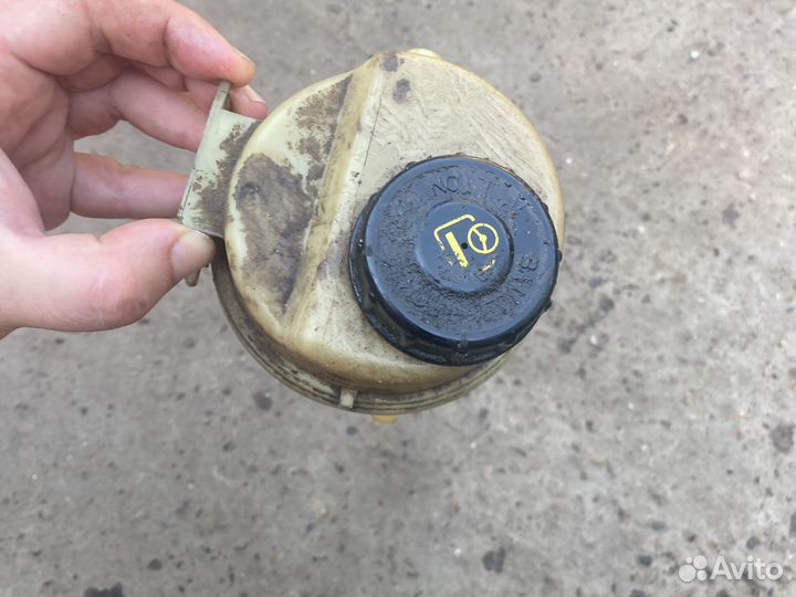 Renault logan 2 бачок гура