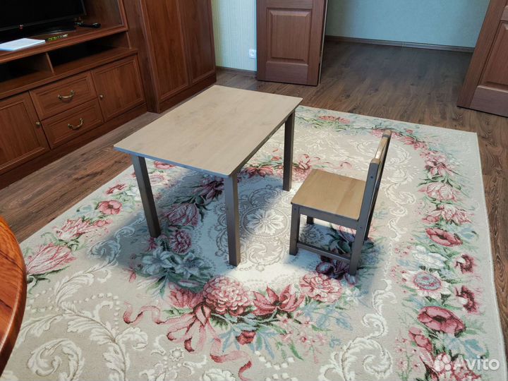 Детский столик и стульчик