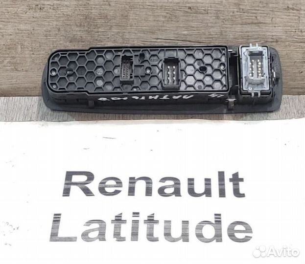 Блок кнопок передний Lh Renault Latitude, 2012г