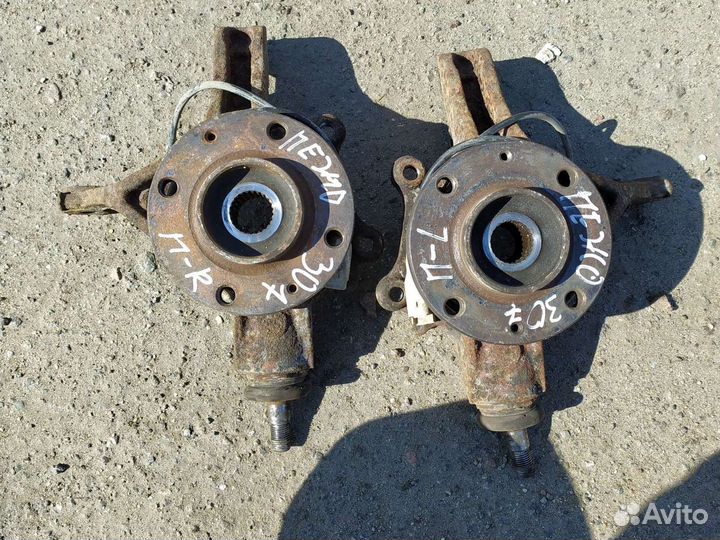 Поворотный кулак правый peugeot 307 2006 года 2