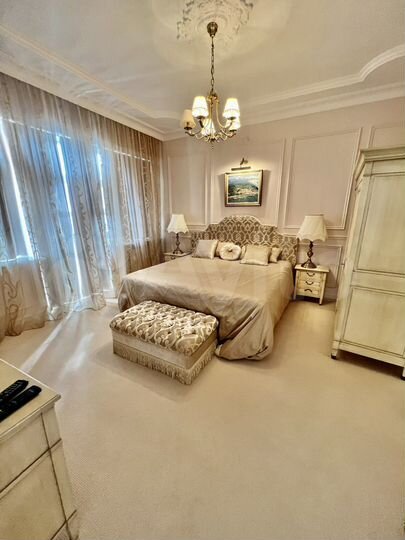 Дом 250 м² на участке 1 сот.