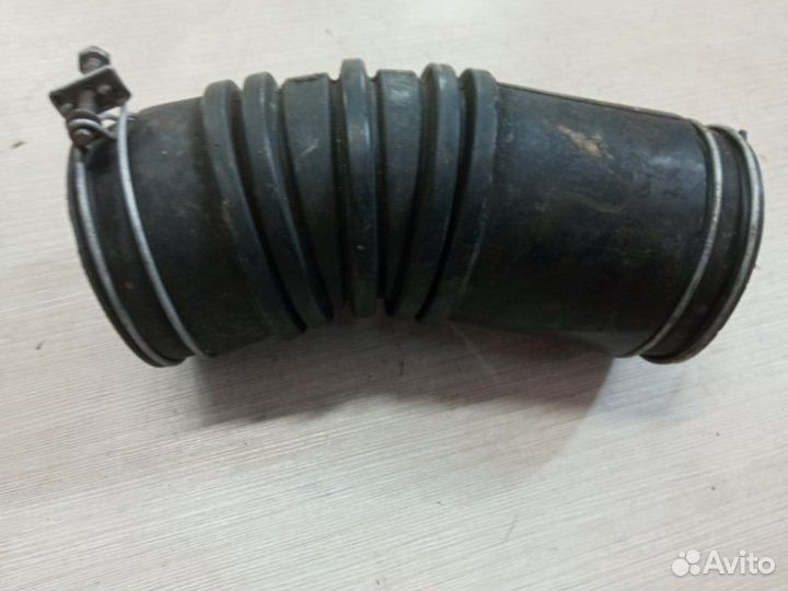 Патрубок воздушного фильтра Toyota Aristo 161 2JZ