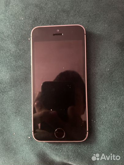 iPhone SE, 16 ГБ