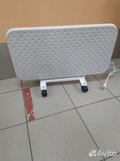 Кварцевый обогреватель 500 ватт + подставка