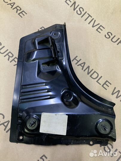 Наставка задней панели левая 5301D051