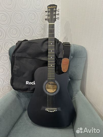 Акустическая гитара