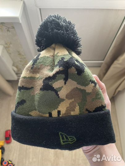 Шапка демесезонная с помпоном