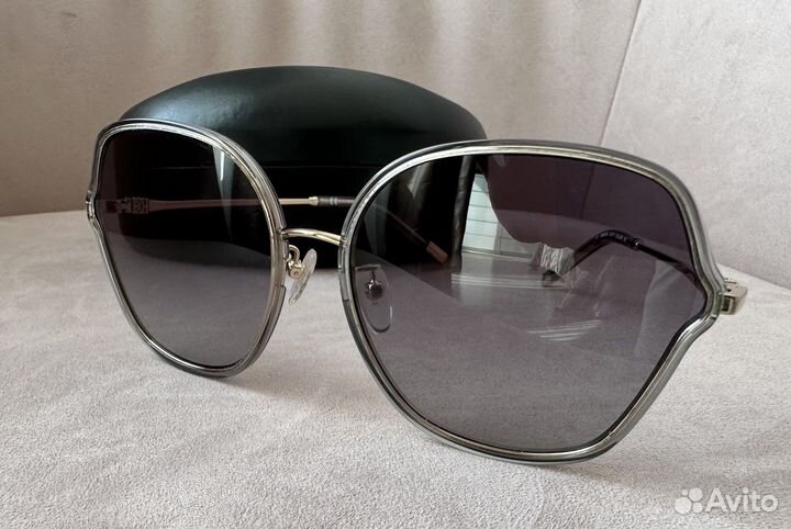 Солнцезащитные очки Escada