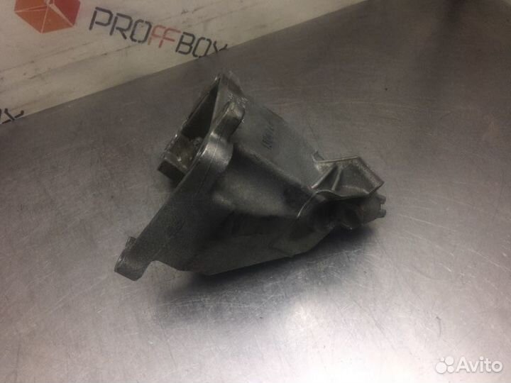 Кронштейн двигателя левый Mercedes E-Class W212