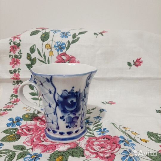 Бокал высокий, кружка с подписью художника