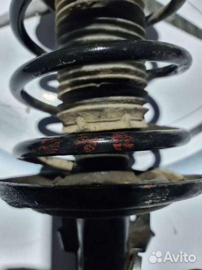 Передний амортизатор Mercedes W204 4Matic