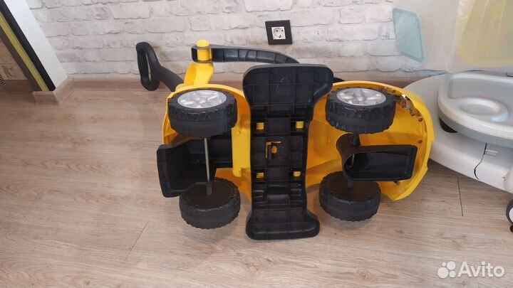 Детская машинка каталка с ручкой