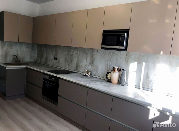 Кухонный гарнитур угловой в потолок