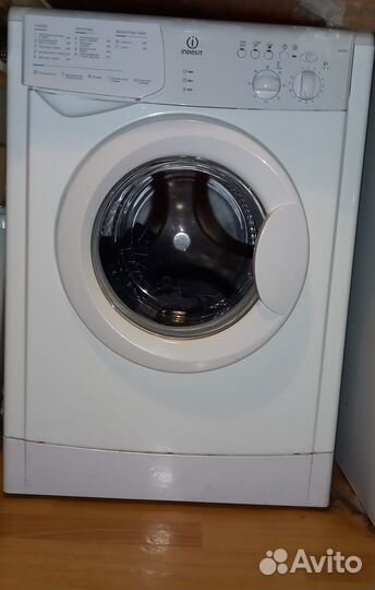 Стиральная машина б/у Indesit wisn82