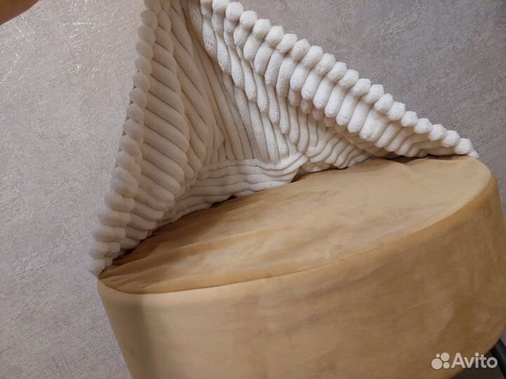 Лежанка для маленьких собак и кошек