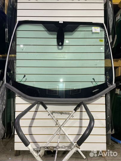 Лобовое стекло на Форд Фокус 3 полный обогрев