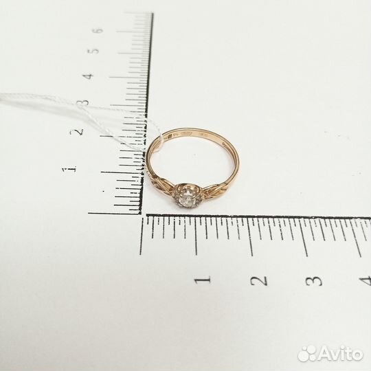 Золотое кольцо с камнем 17р