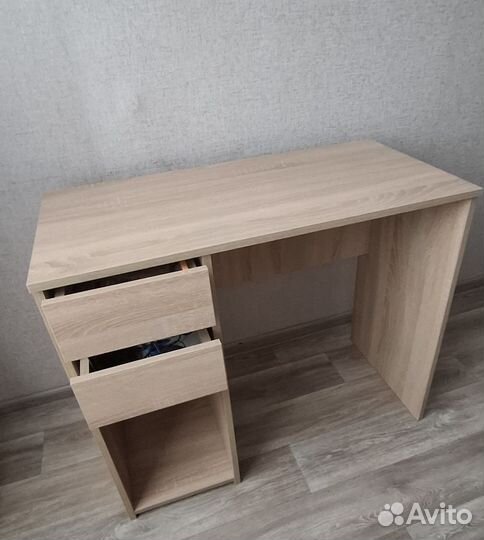 Письменный стол