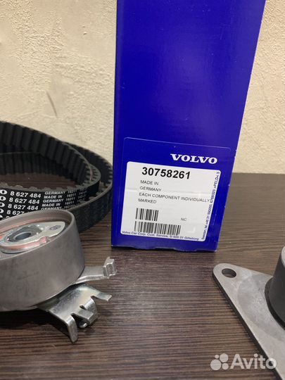 Ремень грм S40, S60, S80, XC70,XC90 Volvo 30758261