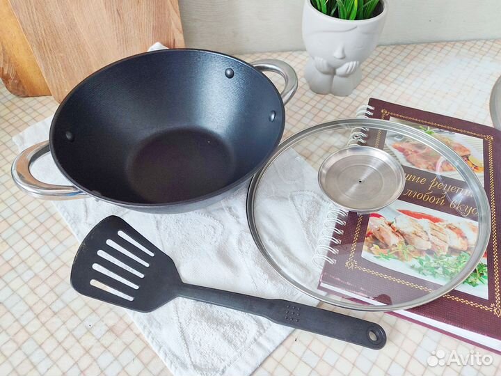 Казан чугунный 3 литра с крышкой антипригарное