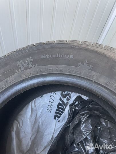 Kumho 722 205/60 R16