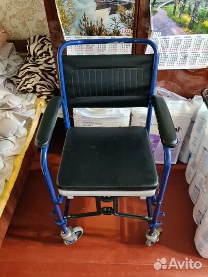 Кресло-каталка с санитарным оснащением Армед