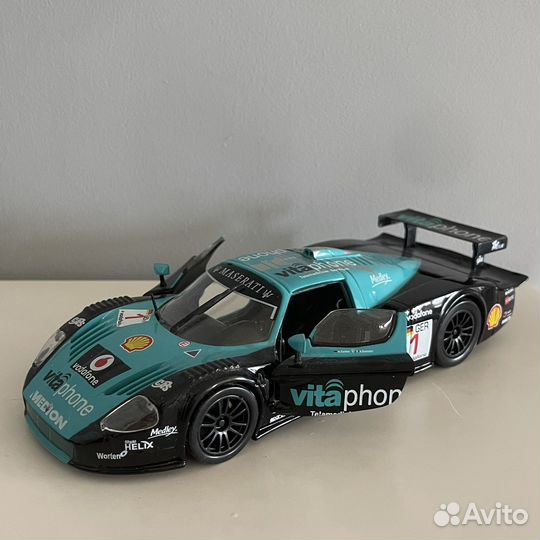 Bburago 1:24 Maserati MC12