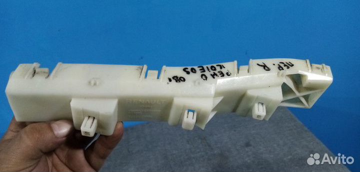 Кронштейн переднего бампера правый Renault Koleos