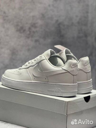 Кроссовки Nike air force 1 luxe