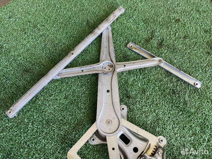 Стеклоподъемник электр. передний левый Toyota Coro