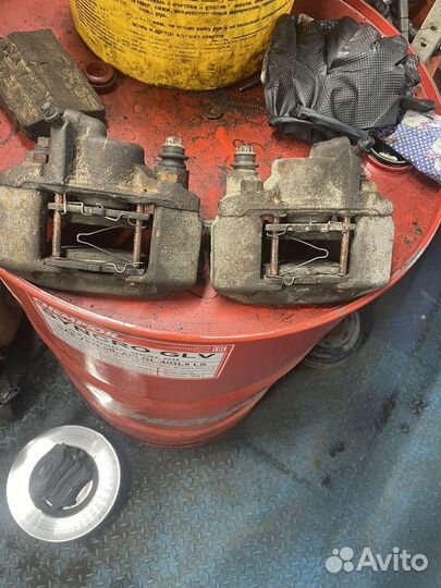 Задние суппорта на mitsubishi pajero sport