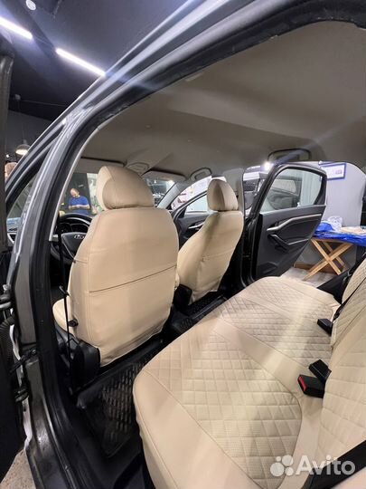 Чехлы Автопилот на LADA Vesta Бежевые+Ромб