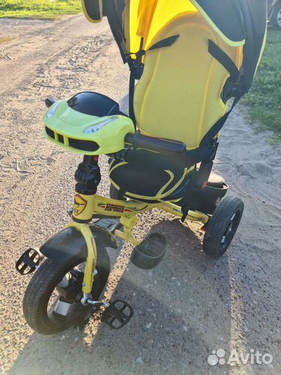 Деткий трехколесный велосипед