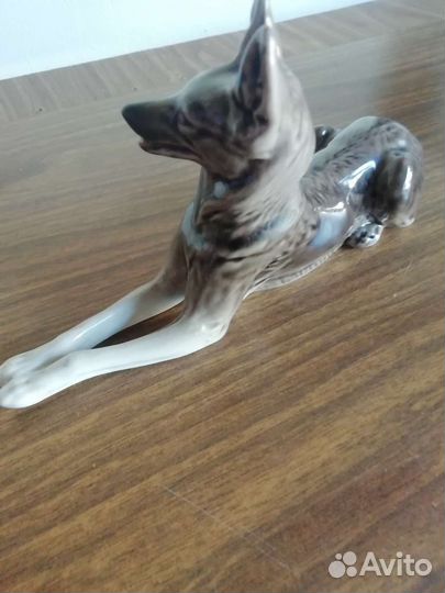 Фарфоровые статуэтки собака лфз