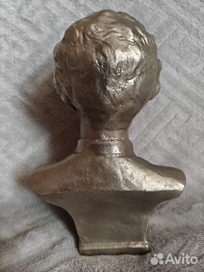 Бюст А. Блока, симулин