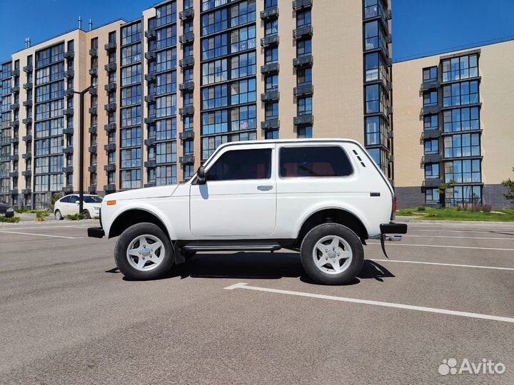 LADA 4x4 (Нива) 1.7 МТ, 2002, 284 000 км