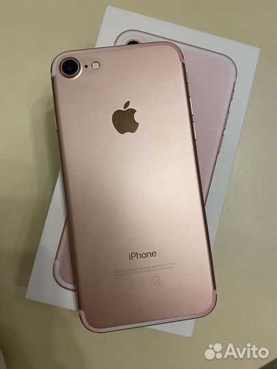 Телефон iPhone 7