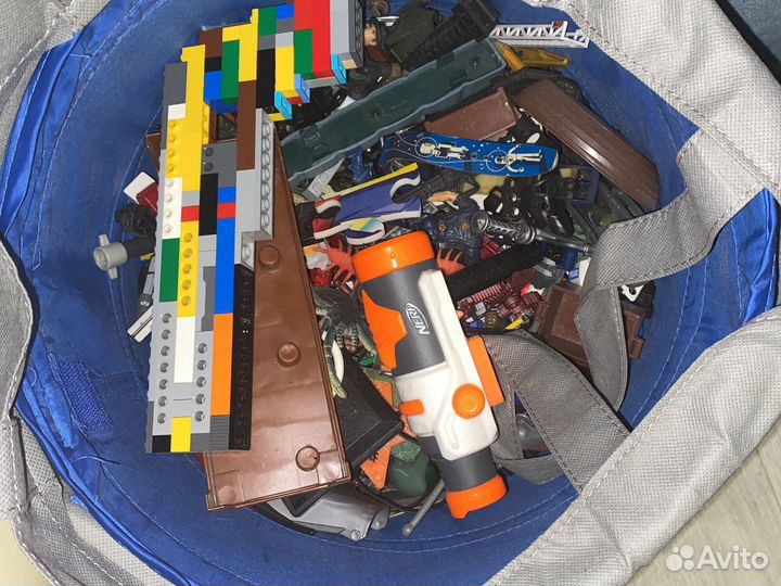 Ведро игрушек