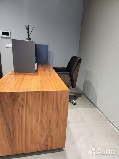 Стойка ресепшен, стол ресепшен