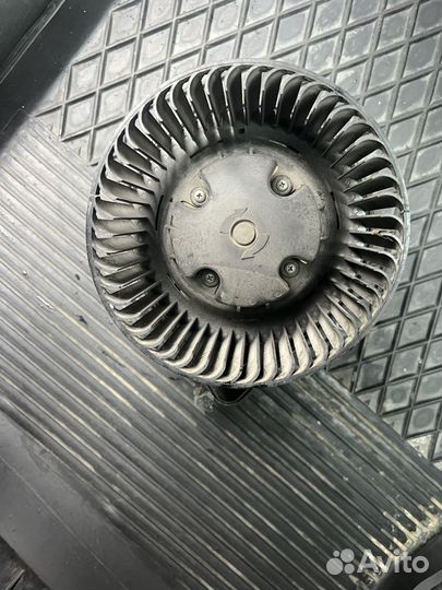 Вентилятор печки лагуна 1