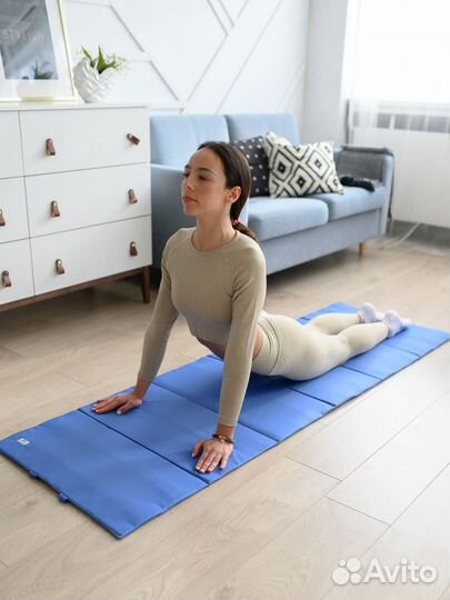 Спортивный коврик влагостойкий жёлтый с лямками