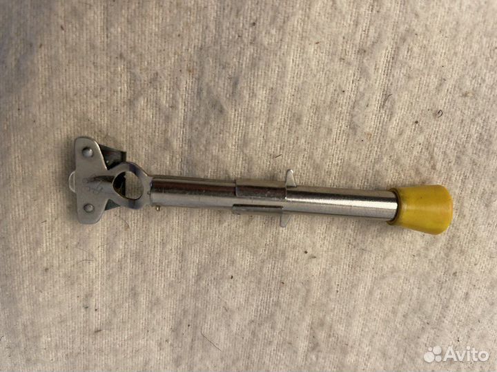 Машинка для поднятия петель на женских чулках СССР