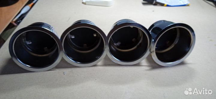 Колпаки в колесные диски 4 штуки