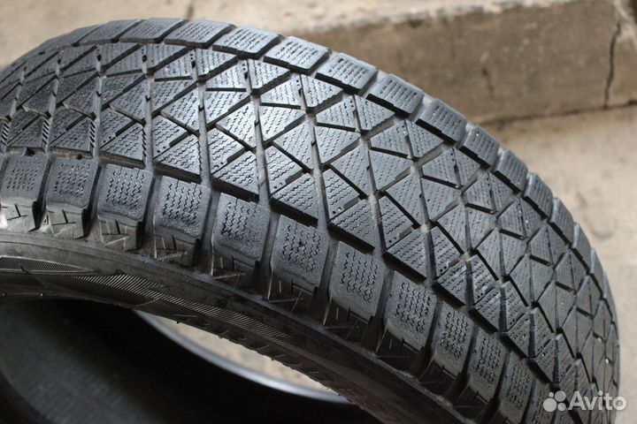 Bridgestone Blizzak DM-V2 235/55 R18 100T