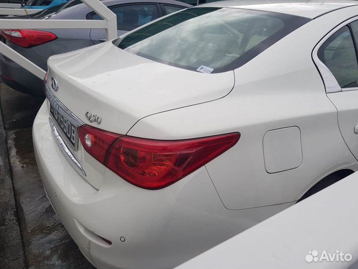 В разборе Infiniti Q50 (V37) 2014г. 4 поколение