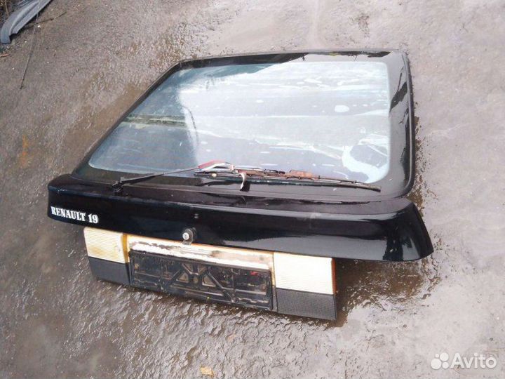Крышка багажника Renault 19