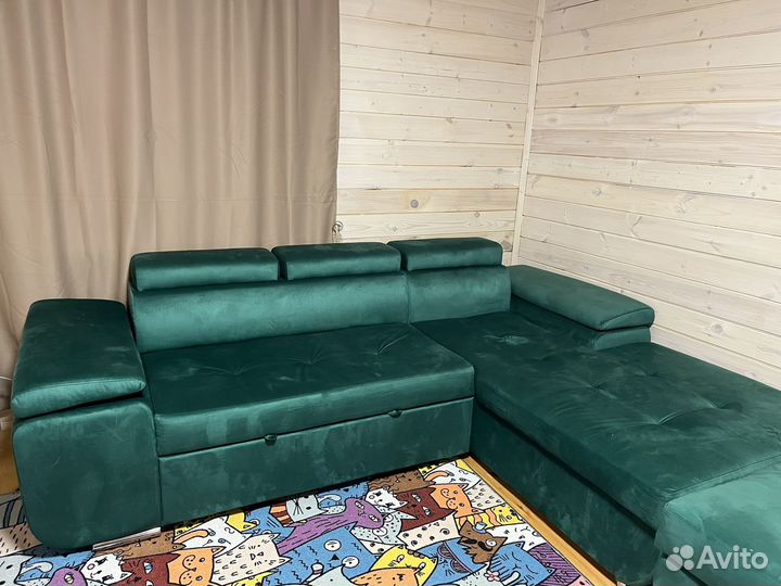 Большой угловой диван