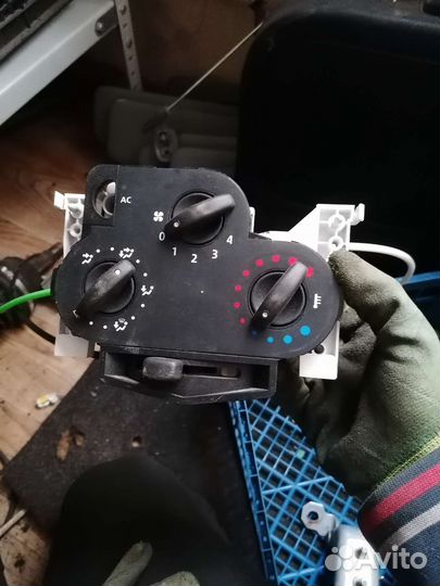 Блок печки логан 1