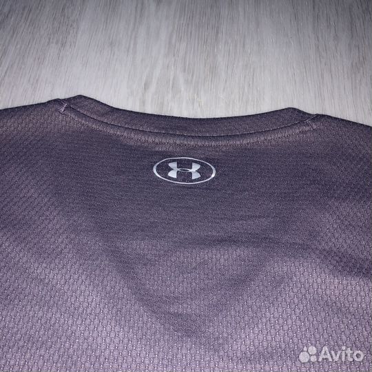 Under Armour Loose Heatgear V-Neck Texture Tee M